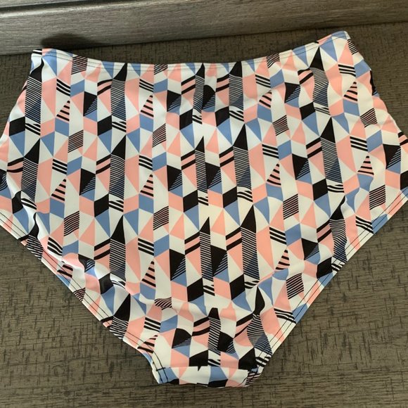 ModCloth Retro Swimwear - 2 piece - Picture 3 of 3